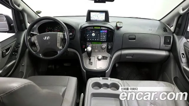 Hyundai Starex 2016 — фото 7
