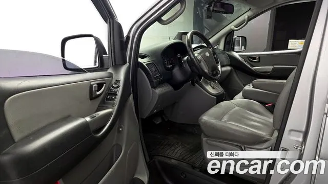 Hyundai Starex 2016 — фото 10