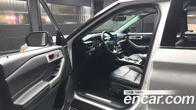 Ford Explorer 2021 — фото 13