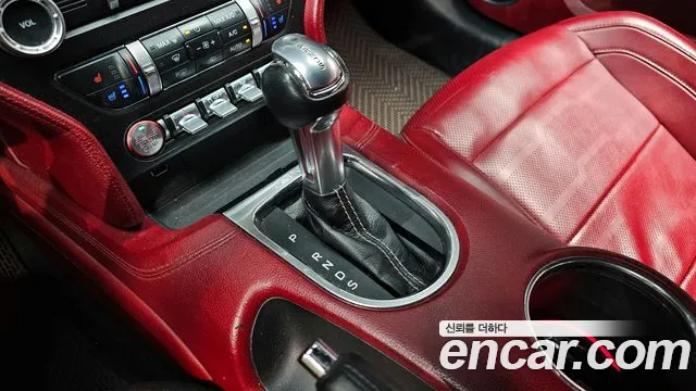 Ford Mustang 2020 — фото 12