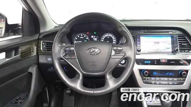 Hyundai Sonata 2017 — фото 18