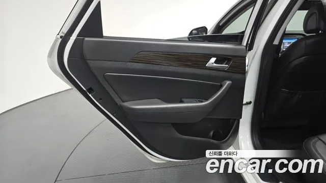 Hyundai Sonata 2017 — фото 14