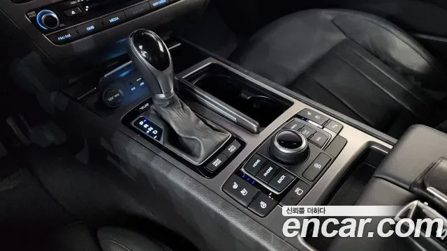 Hyundai Genesis 2016 — фото 12