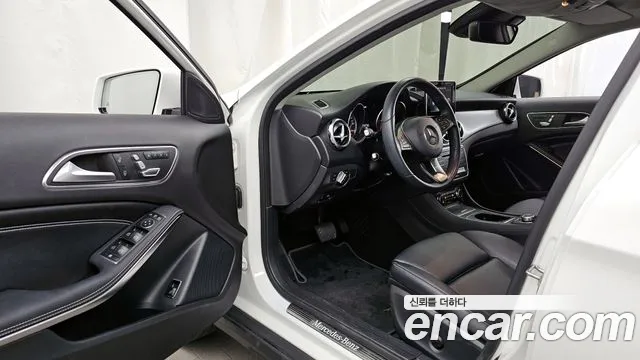 Mercedes-Benz GLA-Class 2019 — фото 10