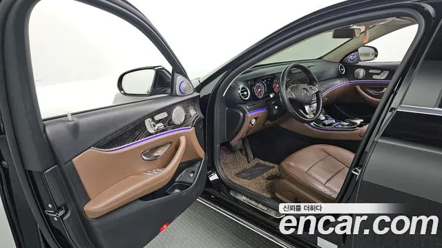Mercedes-Benz E-Class 2018 — фото 10