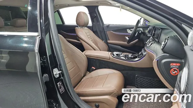 Mercedes-Benz E-Class 2018 — фото 11