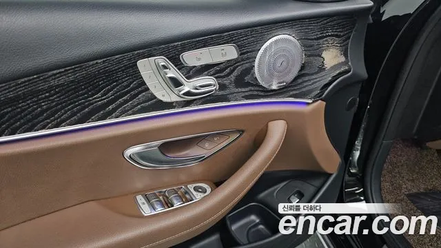 Mercedes-Benz E-Class 2018 — фото 18