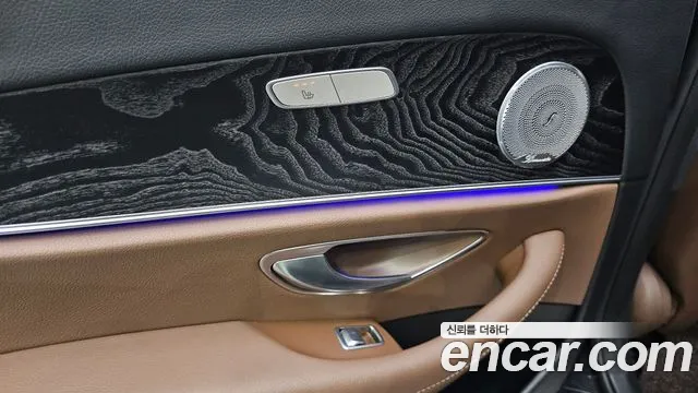 Mercedes-Benz E-Class 2018 — фото 19