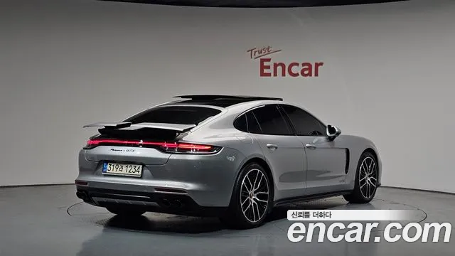 Porsche Panamera 2021 — фото 1