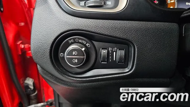 Jeep Renegade 2015 — фото 18