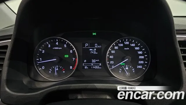 Hyundai AVANTE 2017 — фото 11