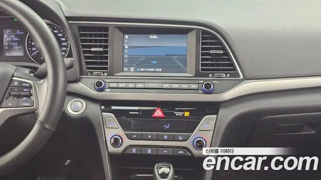 Hyundai AVANTE 2017 — фото 20