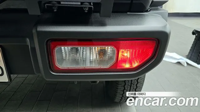 Suzuki Jimny 2023 — фото 9