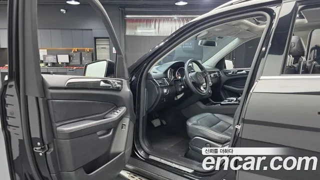 Mercedes-Benz GLE-Class 2017 — фото 13