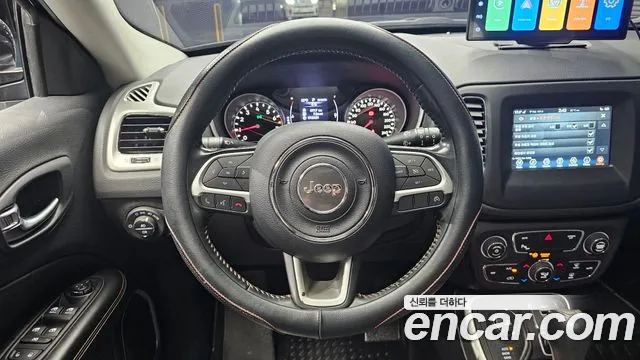 Jeep Compass 2019 — фото 19