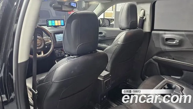 Jeep Compass 2019 — фото 16