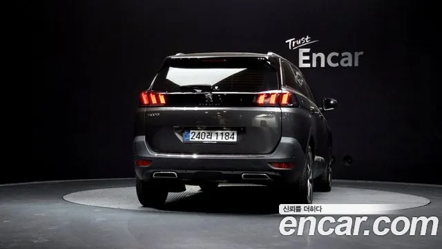 Peugeot 5008 2024 — фото 4