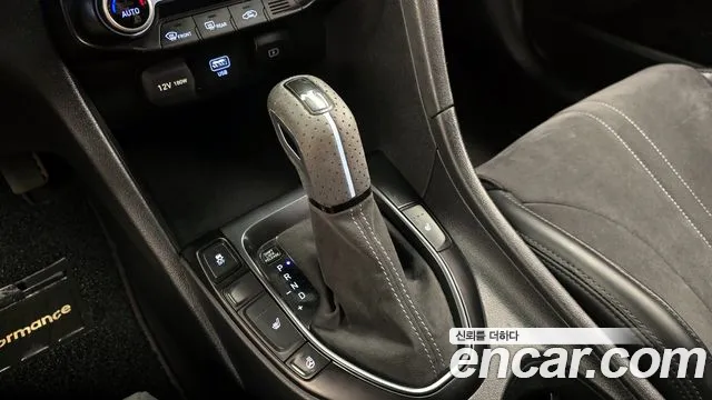 Hyundai Veloster 2021 — фото 12