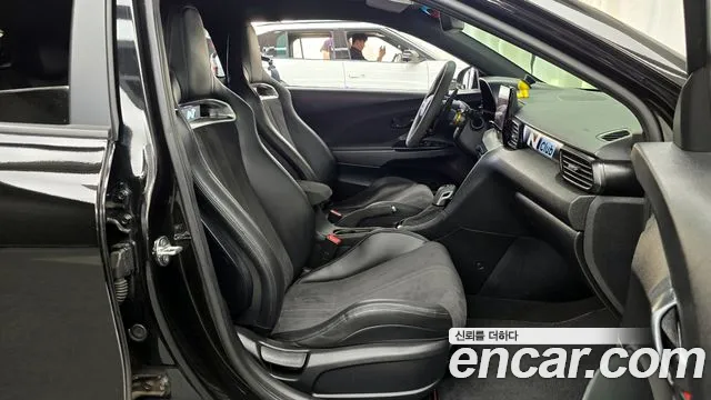 Hyundai Veloster 2021 — фото 16