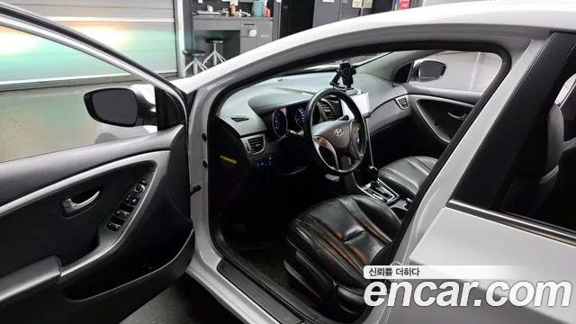 Hyundai i30 2016 — фото 10