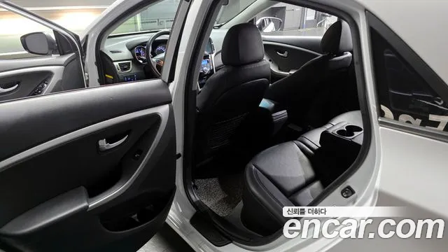 Hyundai i30 2016 — фото 11
