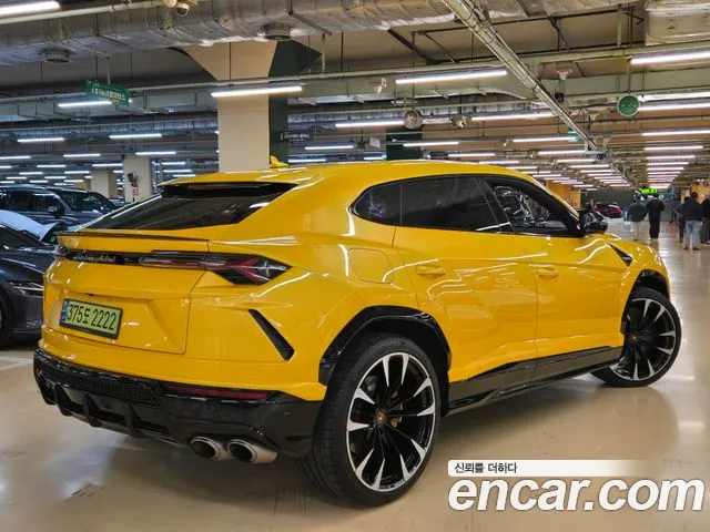 Lamborghini Urus 2022 — фото 8