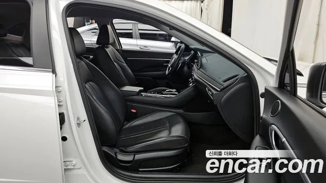 Hyundai Sonata 2020 — фото 17