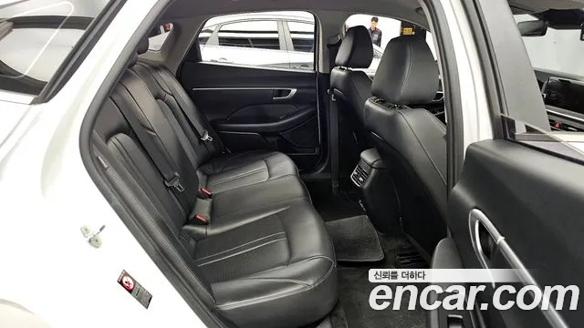 Hyundai Sonata 2020 — фото 18