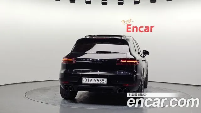 Porsche Macan 2017 — фото 4