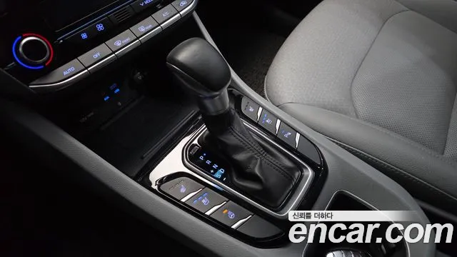 Hyundai Ioniq 2016 — фото 9
