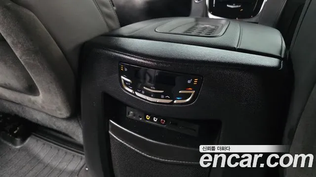 Cadillac Escalade 2016 — фото 17