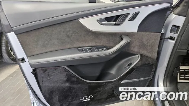 Audi Q8 2021 — фото 14