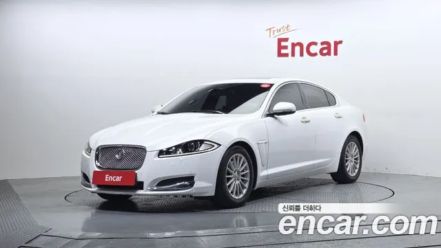 Jaguar XF 2015 — фото 1