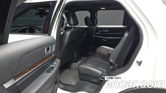 Ford Explorer 2019 — фото 19