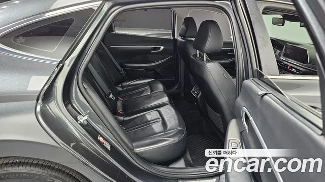 Hyundai Sonata 2021 — фото 17