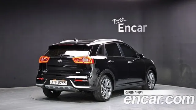Kia Niro 2017 — фото 2