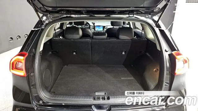 Kia Niro 2017 — фото 20
