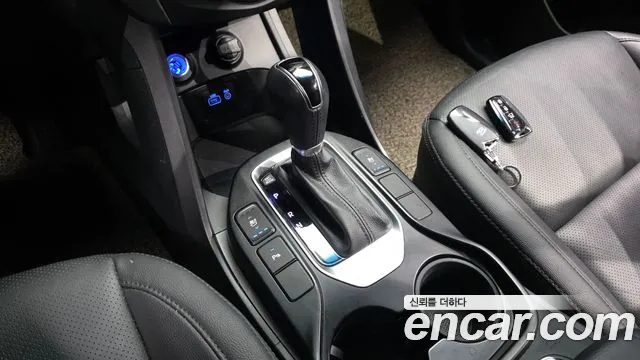 Hyundai Santafe 2018 — фото 12