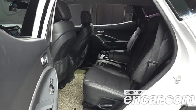 Hyundai Santafe 2018 — фото 18