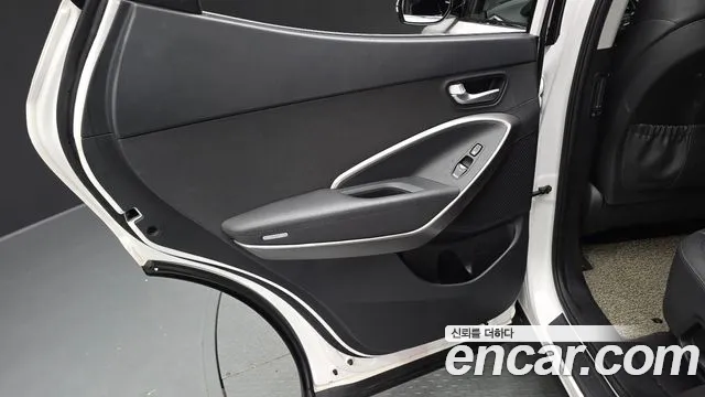 Hyundai Santafe 2018 — фото 15