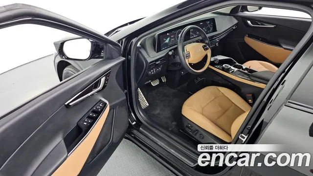 Kia EV6 2023 — фото 13