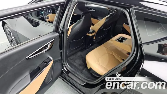 Kia EV6 2023 — фото 17