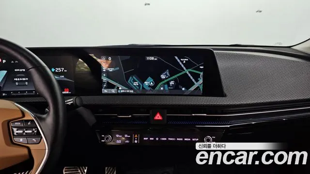 Kia EV6 2023 — фото 18