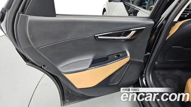 Kia EV6 2023 — фото 15