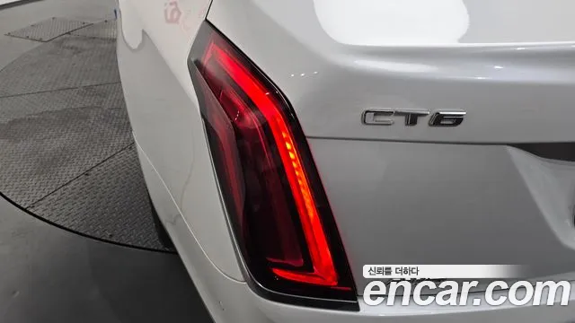 Cadillac CT6 2018 — фото 9