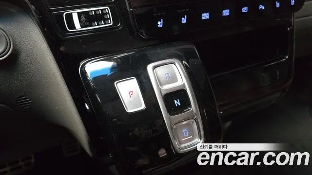 Hyundai Staria 2022 — фото 12