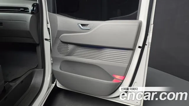 Hyundai Staria 2022 — фото 14