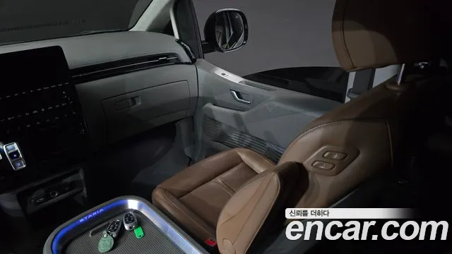 Hyundai Staria 2022 — фото 15