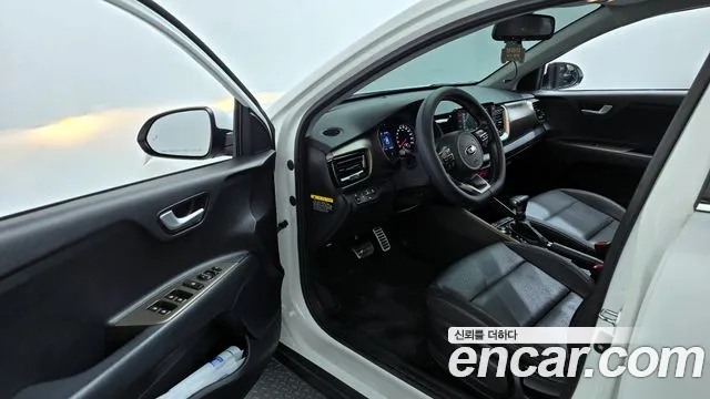 Kia Stonic 2019 — фото 10