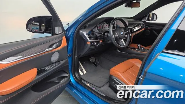 BMW X6M 2018 — фото 13